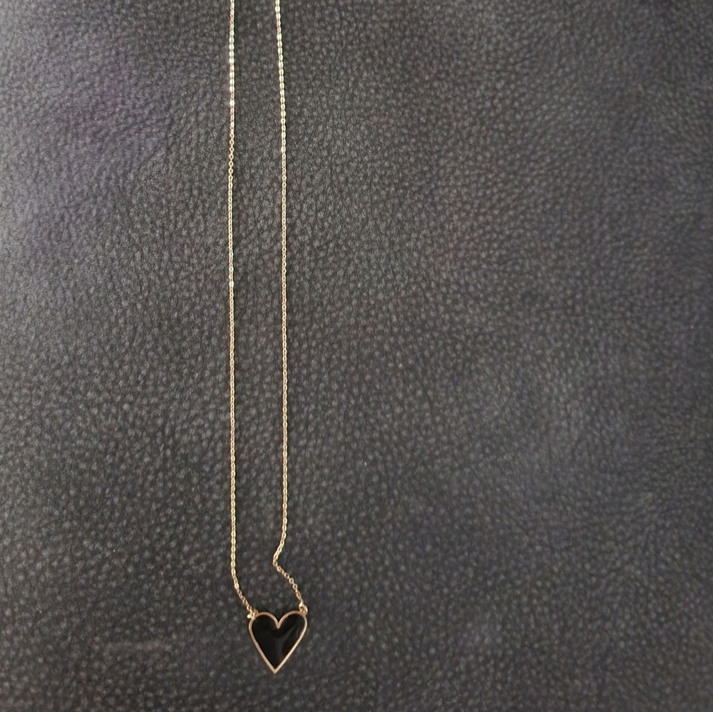 10 KT Gold Black Enamel Heart Necklace